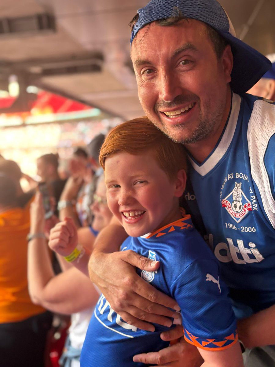 jim_weems's tweet image. I can’t fully explain how I feel after all that.
Here’s san image which does it some justice!
Thank you Micky Mellon.
Thank you Frank Rothwell
Thank you to all the players and staff associated with @OfficialOAFC #oafc
It has been our time and we grasped it true!