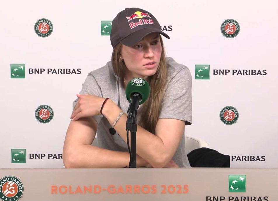Elena Rybakina says Iga Swiatek has all the chances to win Roland Garros, ‘These tough matches definitely give you more confidence’

“How would you consider Iga Swiatek’s form now for the rest of Roland Garros? When she came here as #5, in our country, she wasn’t considered like