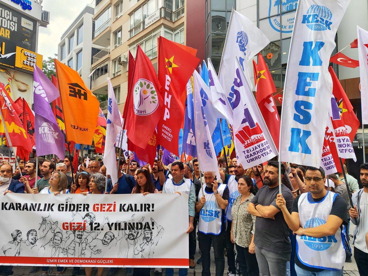 Karanlık Gider, Gezi Kalır!

Gezi'nin 12.yılında İzmir Emek ve Demokrasi Güçleri olarak Türkan Saylan Kültür Merkezi önünde basın açıklaması gerçekleştirdik.
#Gezi12Yaşında