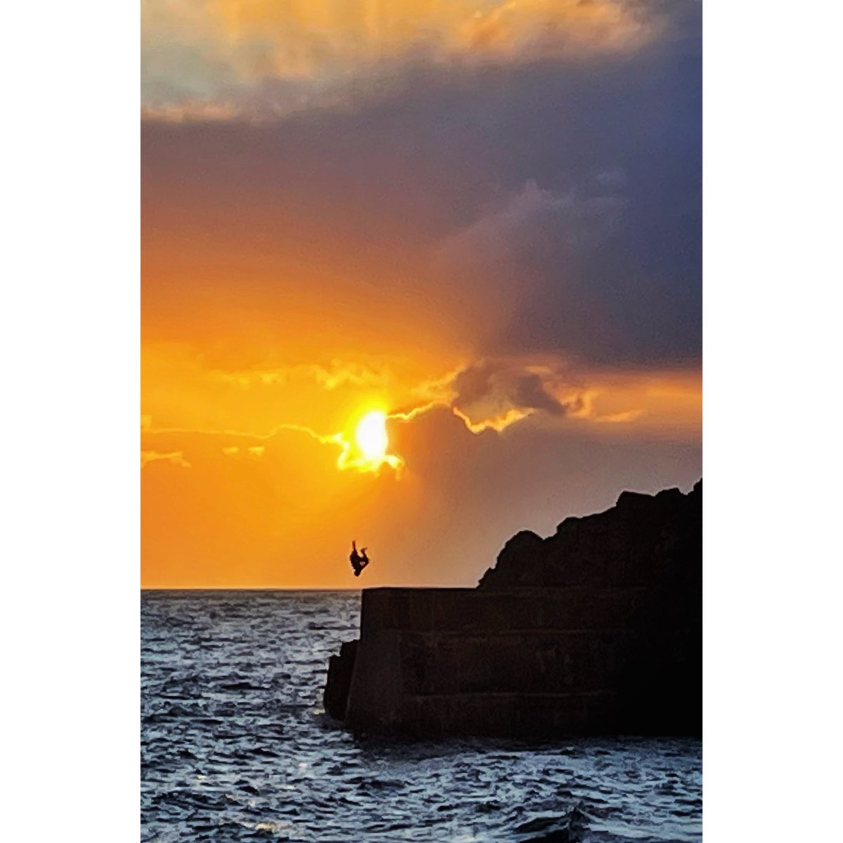 Colourful sunset at Portstewart last night!
<a href="/ThePhotoHour/">#ThePhotoHour</a> <a href="/StormHour/">#StormHour</a> <a href="/LoveBallymena/">Love Ballymena</a> <a href="/VisitCauseway/">Visit Causeway Coast & Glens</a> <a href="/organicbotanic/">Sue McBean - @organicbotanic.bsky.social</a>