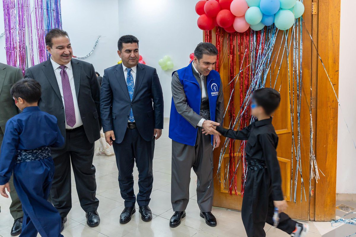FranceVoix's tweet photo. Dans le cadre du projet (Tanya Net), aujourd'hui, à l'occasion de la Journée mondiale de l'enfance, Ruwanga a organisé une cérémonie au Centre de jeunesse d'Erbil et mené diverses activités avec la participation du directeur exécutif de Ruwanga. #RDN https://t.co/hCoH8hSQPC