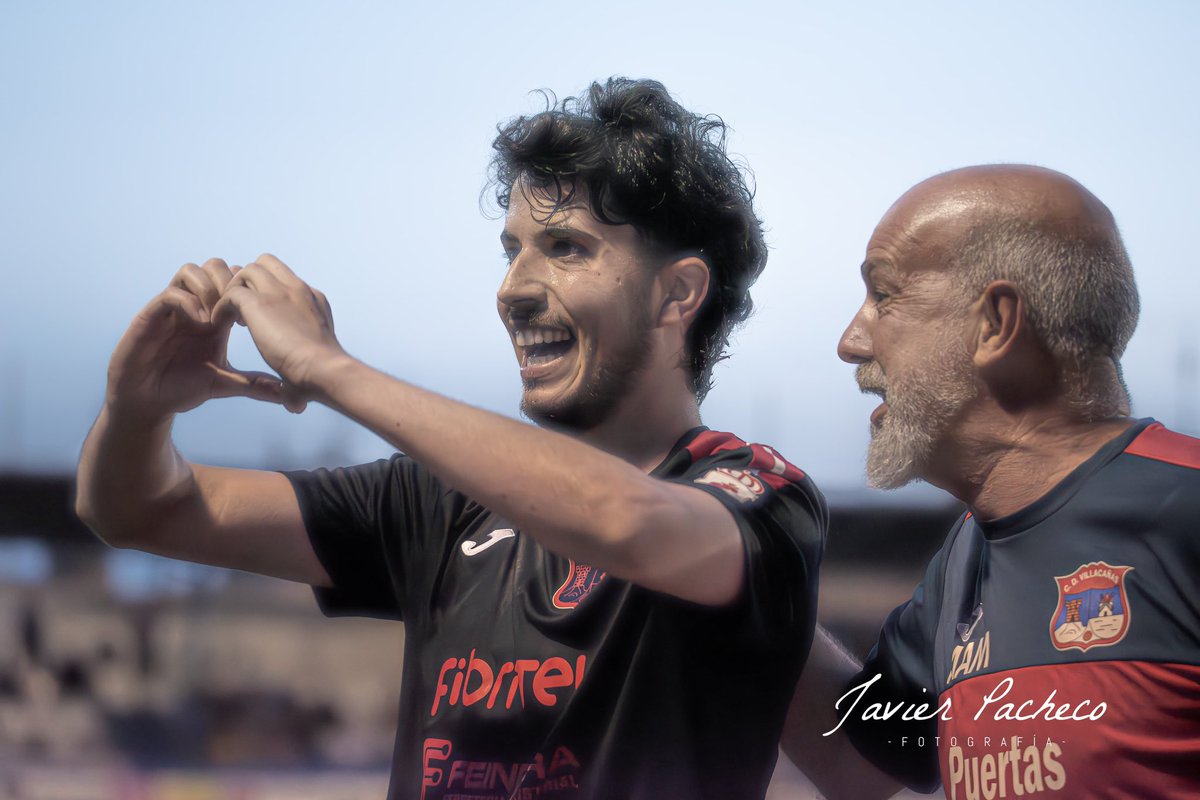 📷 Ese justo instante 🔴🔵

Como la pinchó <a href="/cruzztomas1/">tomás cruz</a> , que control 🤯, que belleza 🎨, previa al gol ⚽

Javier Pacheco 📷 pudo inmortalizar ese momento. ♥️

#VillacañasAlé 
#VamosVillacañas 
#PlayOffAscensoSegundaRFEF
#SocuellamosVsVillacañas
<a href="/FPanocha/">FRENTE PANOCHA</a>