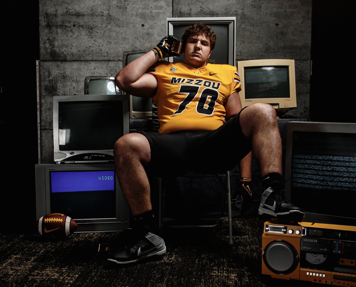 Top247 OL Evan Goodwin enjoyed another “family-centered” visit with #Mizzou this past weekend

He recaps his OV with the Tigers ⬇️

🔗 247sports.com/college/missou…