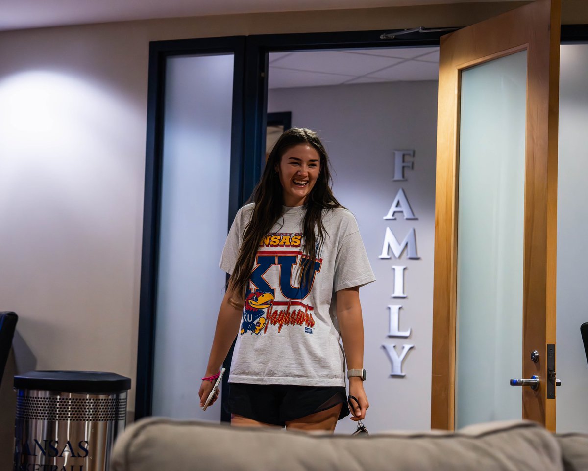 Kansas Women's Basketball tweet media