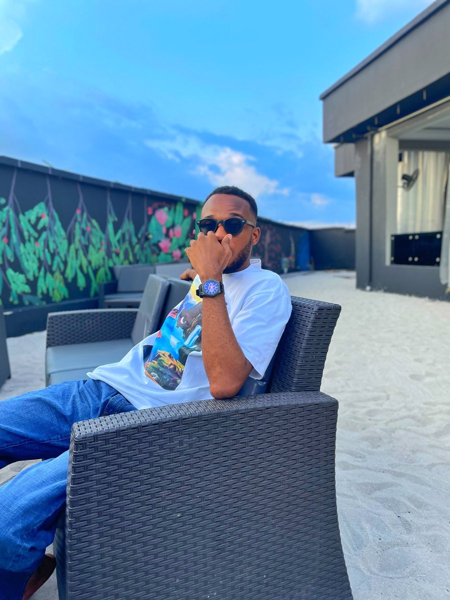 DibiWayne's tweet photo. Imagine we're sitting out a cup of tea, what would you like to talk about 🤔☕️ https://t.co/arhpzWgFRG