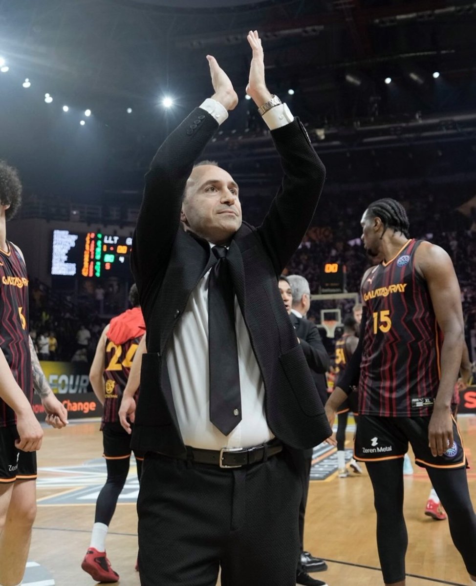Galatasaray basketbolu iflas etmek üzeredir. Bunun baş sorumlusu olan Ömer Yalçınkaya ve Can Natan'a da değineceğiz.

Ancak öncelik olarak Galatasaray'a rezillikler sezonu yaşatan Yakup Sekizkök'ün istifasını sunmasını bekliyoruz.

Hep bir ağızdan,

#YakupSekizkökİstifa