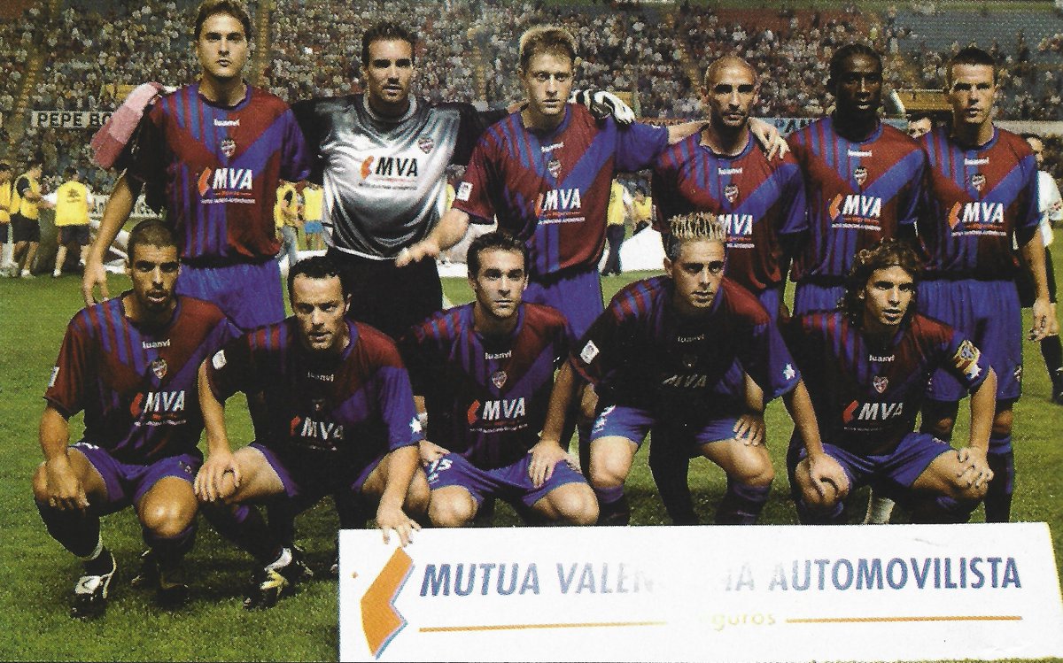 🐸 Levante 04/05.

👥 Culebras, Mora, Manchev, Jesule, Ettien e Ian Harte (arriba). Celestini, Pinillos, Nacho, Sergio García y Rivera.

📋 Entrenador: Bernd Schuster.