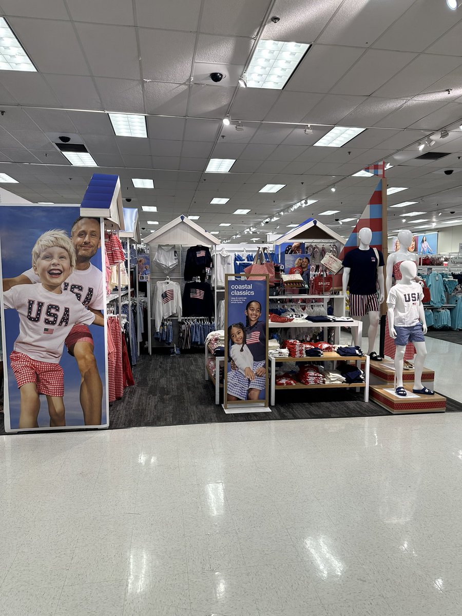 My Southern California Target June 1, 2024 
vs
Target June 1, 2025 

🇺🇸🇺🇸🇺🇸🇺🇸🇺🇸🇺🇸🇺🇸