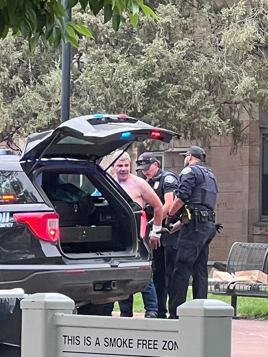 SafeWithHawkeye's tweet image. 🚨 #TERRORATTACK #Boulder, CO: Active police response to reported attack on #Israeli supporters. Multiple injuries from an incendiary device.  Suspect in custody. Avoid the downtown area as emergency services work.