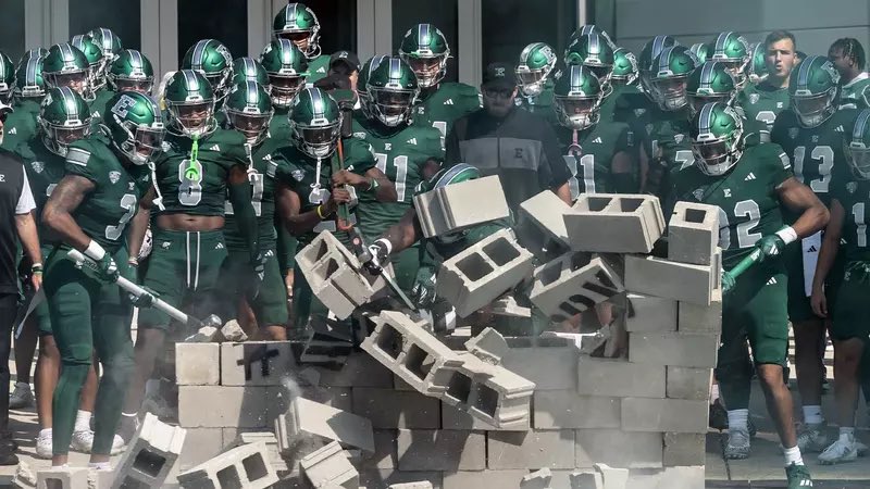 Jaiden Davis (@jaidendavis38) on Twitter photo After an amazing showcase at <a href="/smsbacademy/">SoundMind SoundBody®</a> & conversation with <a href="/Coach_Creighton/">Chris Creighton</a> I am blessed to receive an offer to Eastern Michigan University
<a href="/EMUFB/">Eastern Michigan Football</a> <a href="/cobrown58/">cornell brown</a> <a href="/CoachOmli/">Tate Omli</a> <a href="/CoachKRJones/">Coach Jones</a> <a href="/Tkinnel_2/">Tyree Kinnel</a> <a href="/JalinMarshall/">Jalin Marshall....</a> <a href="/AllenTrieu/">Allen Trieu</a> <a href="/adamgorney/">Adam Gorney</a> <a href="/JaredLuginbill/">Jared Luginbill</a> <a href="/SWiltfong_/">Steve Wiltfong</a> <a href="/TomLoy247/">Tom Loy</a> After an amazing showcase at <a href="/smsbacademy/">SoundMind SoundBody®</a> & conversation with <a href="/Coach_Creighton/">Chris Creighton</a> I am blessed to receive an offer to Eastern Michigan University
<a href="/EMUFB/">Eastern Michigan Football</a> <a href="/cobrown58/">cornell brown</a> <a href="/CoachOmli/">Tate Omli</a> <a href="/CoachKRJones/">Coach Jones</a> <a href="/Tkinnel_2/">Tyree Kinnel</a> <a href="/JalinMarshall/">Jalin Marshall....</a> <a href="/AllenTrieu/">Allen Trieu</a> <a href="/adamgorney/">Adam Gorney</a> <a href="/JaredLuginbill/">Jared Luginbill</a> <a href="/SWiltfong_/">Steve Wiltfong</a> <a href="/TomLoy247/">Tom Loy</a>