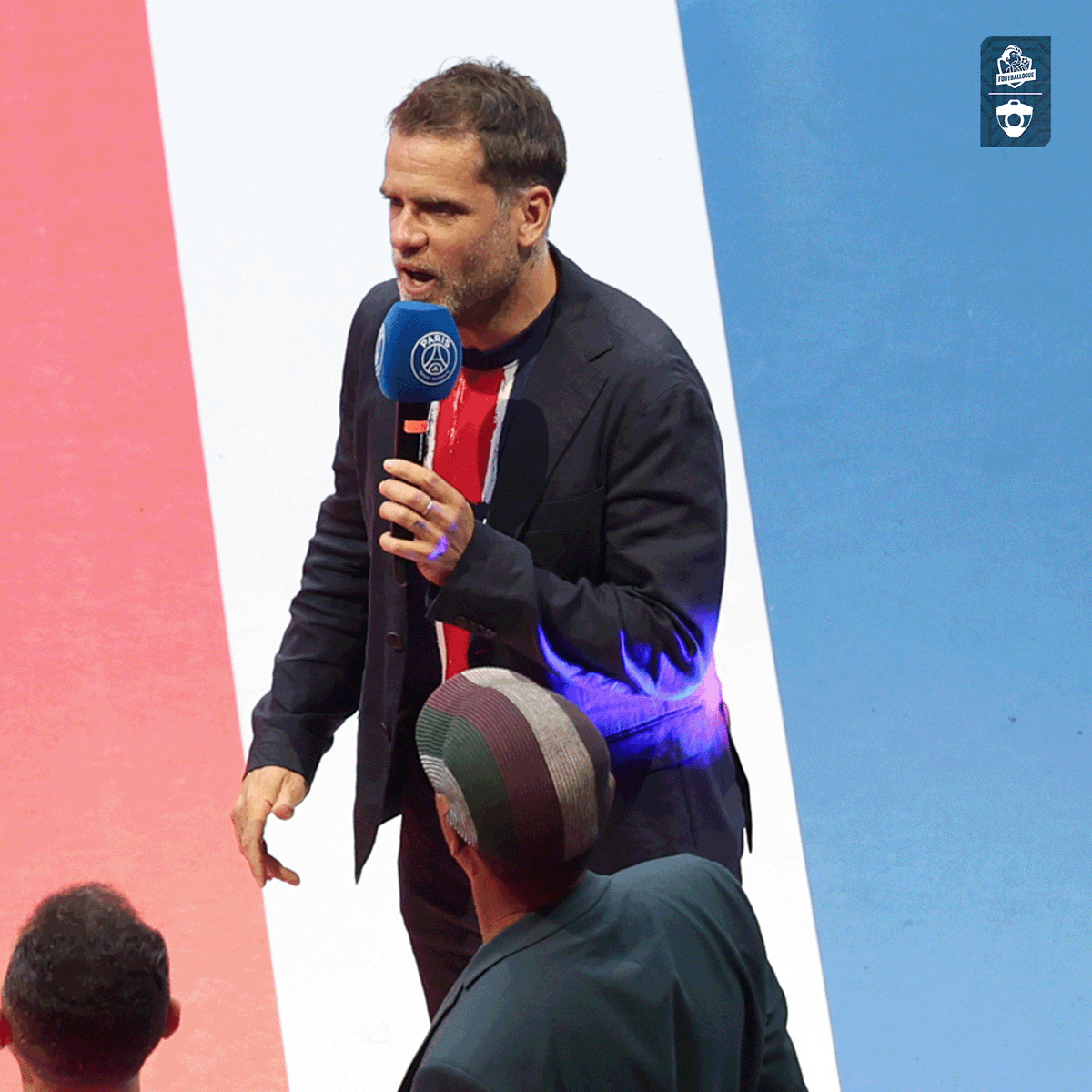 Footballogue's tweet photo. Jérôme Rothen a chambré les marseillais au Parc des Princes 😅 

"Moi je vais vous dire : À jamais les premiers à avoir gagné deux coupes d’Europe. 

𝗘𝘁 𝗼𝘂𝗶 𝗼𝗻 𝗹𝗲𝘀 𝗲́𝘁𝗲𝗶𝗻𝘁 𝗺𝗮𝗶𝗻𝘁𝗲𝗻𝗮𝗻𝘁, 𝗰’𝗲𝘀𝘁 𝗳𝗶𝗻𝗶 !" ❤💙 https://t.co/2i8RbExcIl