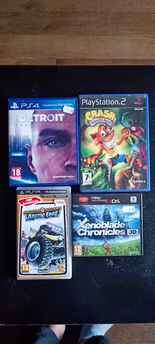 jevean's tweet photo. Petit retour de brocante geek
#GeekCollector https://t.co/pSD8aJtxkT