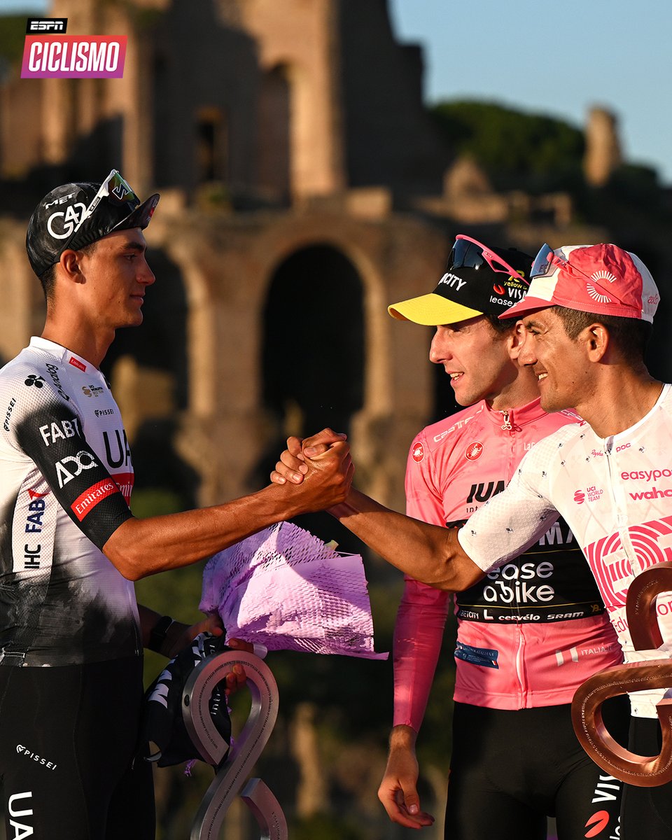 ¡Latinoamérica presente! Isaac #DelToro y Richard #Carapaz lo dieron todo en el #GirodItalia, compitieron hasta el final y completaron el podio de la primera Gran Vuelta de la temporada. 🇲🇽🇪🇨🔝