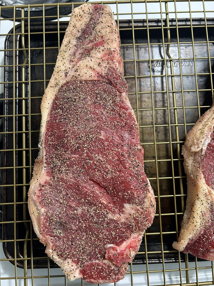 guantletbets's tweet photo. About to reverse sear this bitch. First time trying. Will post results only if it turns out how I want it. #yeschef https://t.co/OR0m9zFSoy