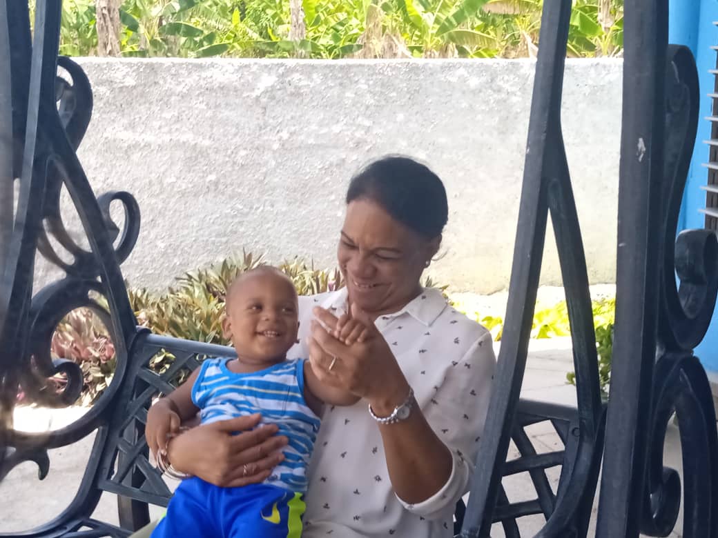 InesMChapman's tweet photo. 🌺¡Cuanta ternura en sus miradas! #DíaInternacionaldelaInfancia👫, por la sonrisa de los pequeños, por su felicidad, trabajamos unidos en #Cuba, nuestra tierra amada. Felicidades, abrazos naturales a las niñas y niños, mucho amor.💞 https://t.co/U9b13DLdkD