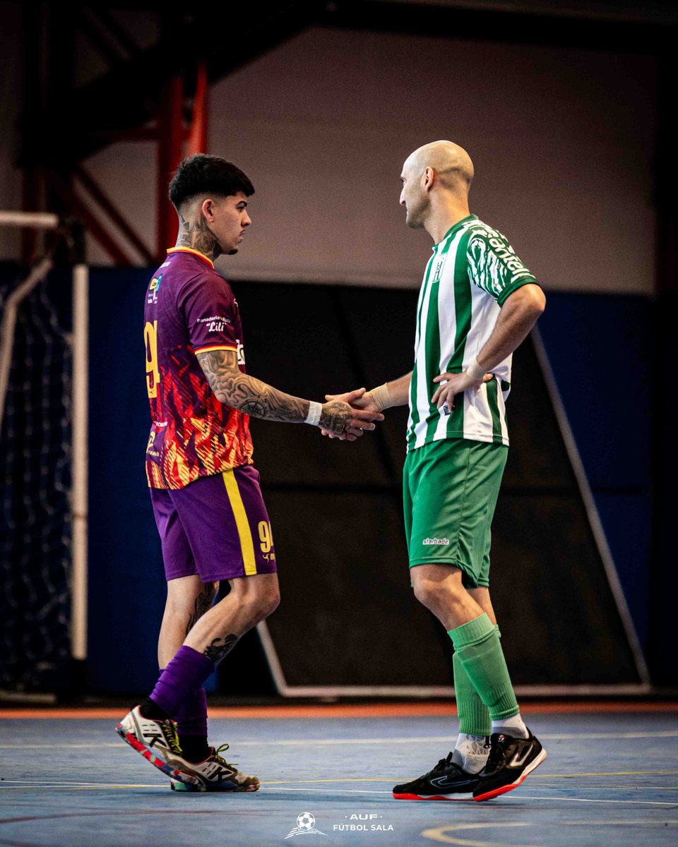 🤝🏻 𝗔 𝗷𝘂𝗴𝗮𝗿

#SalaUruguayo