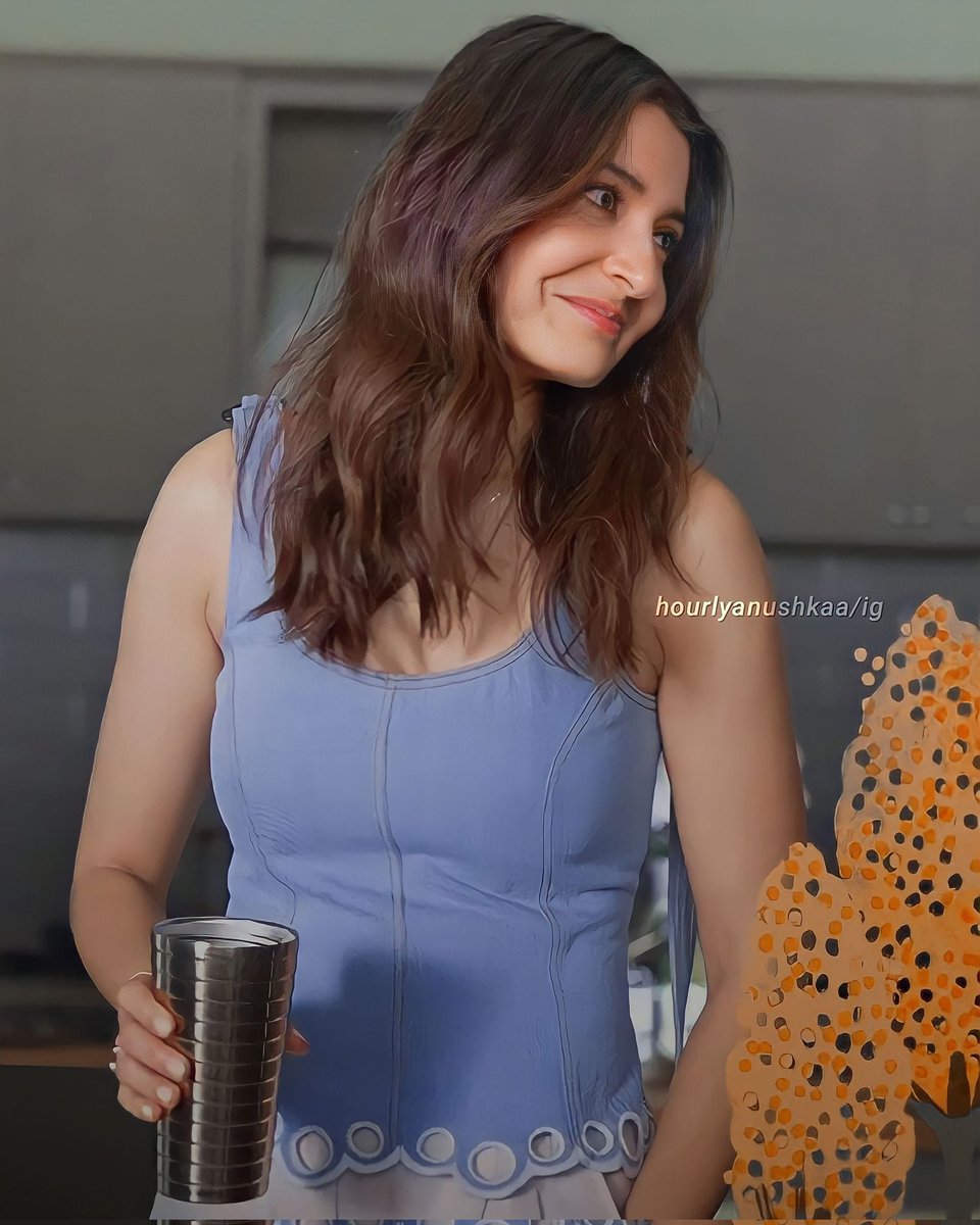 THAT SMILE 😍🔥🔥 #AnushkaSharma