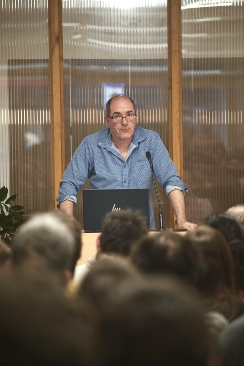 Aquesta setmana hem tingut a Jason W. Moore a IDRA parlant sobre la fi de la naturalesa barata i el socialisme en la trama de la vida.

🎥 Si et vas perdre l'acte el pots veure aquí:
youtube.com/live/NHdfT9ETF…