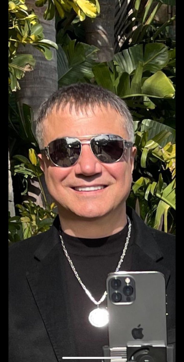 “Bende Bayat Para Bulunmaz.
Çünkü Ben Ertesi Güne Hiçbir Zaman Para Ayırmayarak Tüm Paramı Aynı Gün Harcarım, Daha Doğrusu Hayır İşlerine Dağıtırım.”

BİR UMUTTUR YAŞAMAK
REİS SEDAT PEKER

Kıymetli REİSİM @Sedat_Peker 👑
#SedatPEKER