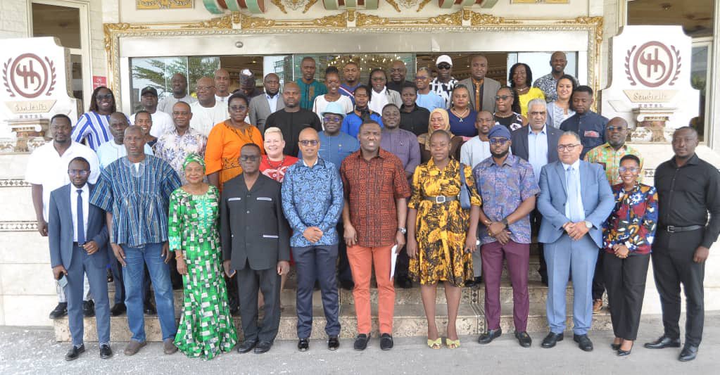 Rayan_ali_hopes's tweet image. Just returned from Abuja 🇳🇬 after 3 powerful days at the #ATUMNET Annual Meeting 2025, focused on fair recruitment, migrant worker rights, and pro-labor migration governance across Africa.
Solidarity, strategy, and action defined every session.