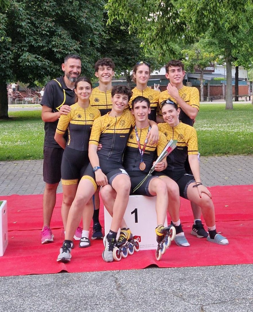 Rolling_Lemons's tweet photo. X2 medallas de bronce 🥉🥉 para Adrián Alonso

Enhorabuena a todo el equipo por las buenísimas carreras realizadas 🙌🏼🍋⚡

#rollinglemons #valladolid #patinajevelocidad 

@AyuntamientoVLL @DeportesVLL @patinajecyl @deportesjcyl @DeportesDip_Va @afedecyl_oficial @lunalunae20 https://t.co/JT5Kv53JE5