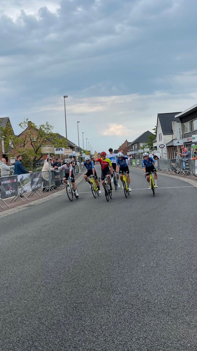 Oscar Chamberlain tweet media