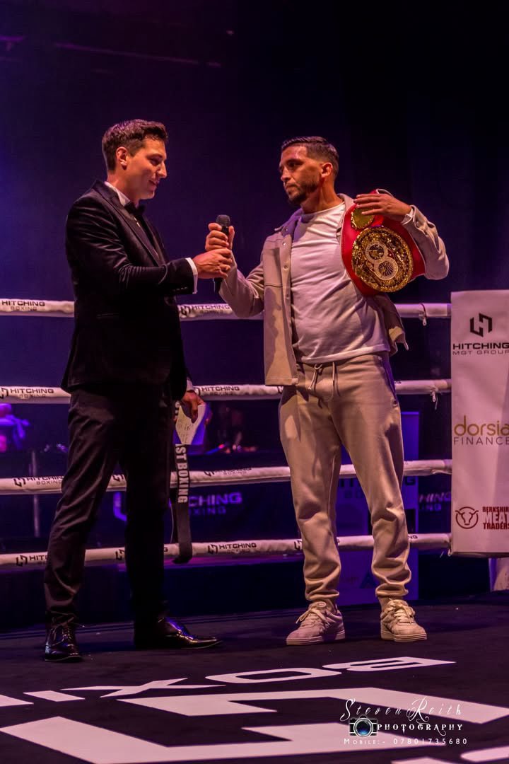 Hitching Boxing. tweet media