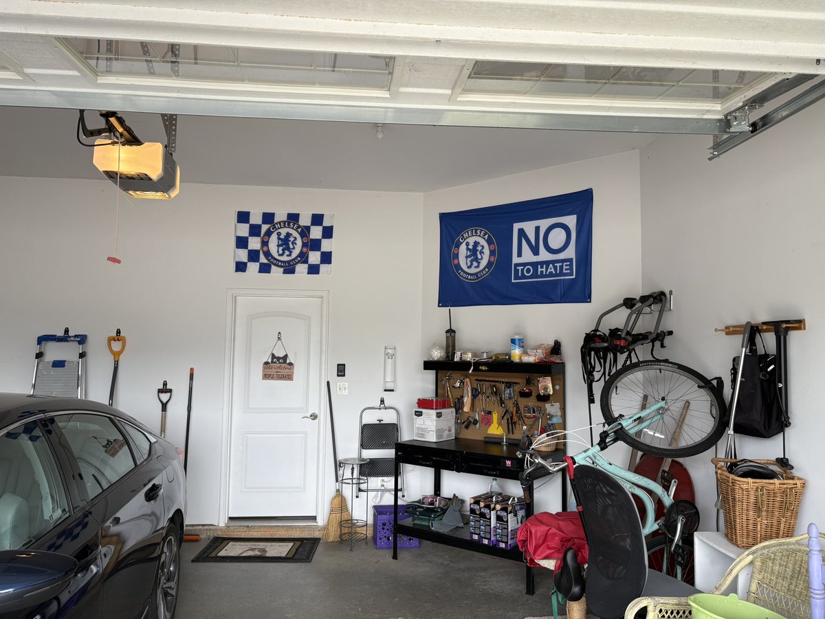 cjwalters66's tweet image. Finally got my brother to help with the flags!!! kTBFFH!!!!!