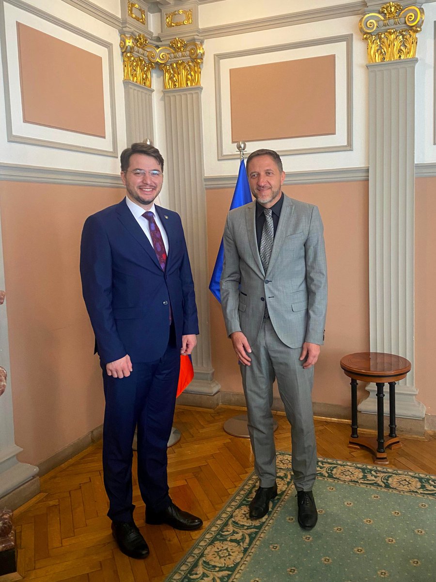 getoarmjeku's tweet image. Productive visit to Ljubljana with 🇽🇰 Sovereign Fund team. Met 🇸🇮 Minister of Finance, Klemen Boštjančič, and CEO of Slovenian Sovereign Holding, Žiga Debeljak. SSH lawyer Tomaž Babić advised us pro bono on drafting the Sovereign Fund Law. Our visit was supported by LuxDev 🇱🇺