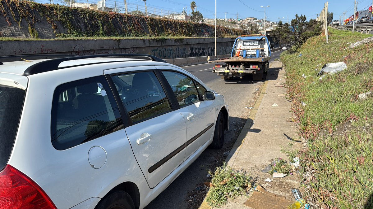 - broke my car joining highway 
- at same time  Spawn a crane service ( I didn’t call ) behind me 

Excellent service .  Better than GTA ambulance 😆