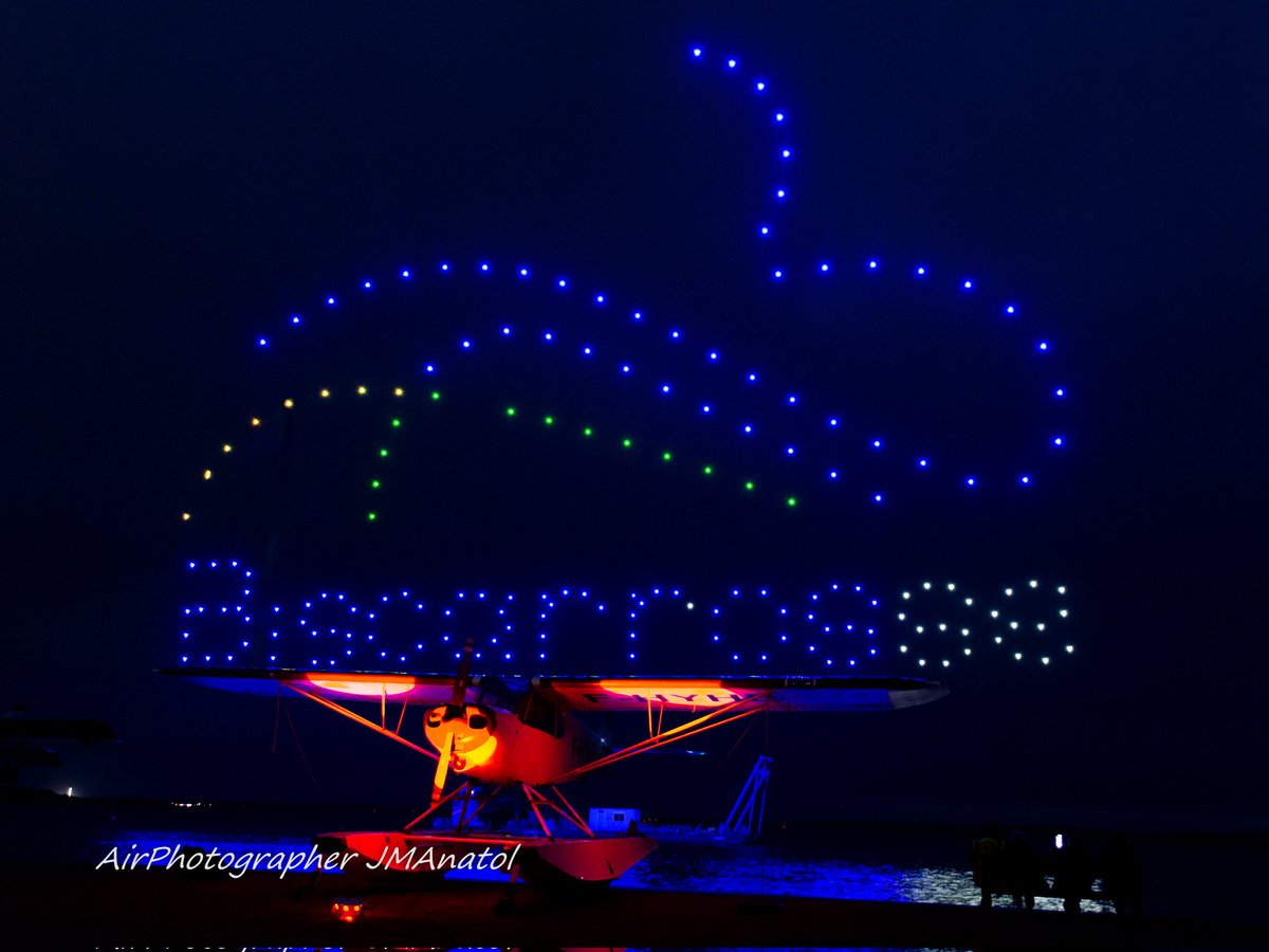 jmanatol's tweet image. #BonneNuit
El #RIH de #Biscarrosse nunca defrauda y ayer se realizó por 1ª vez un espectáculo de #drones acompañado de alocución sobre la historia de la industria #hidroaviacion en esta ciudad 

Volverá en 2027

#FestivalAereo