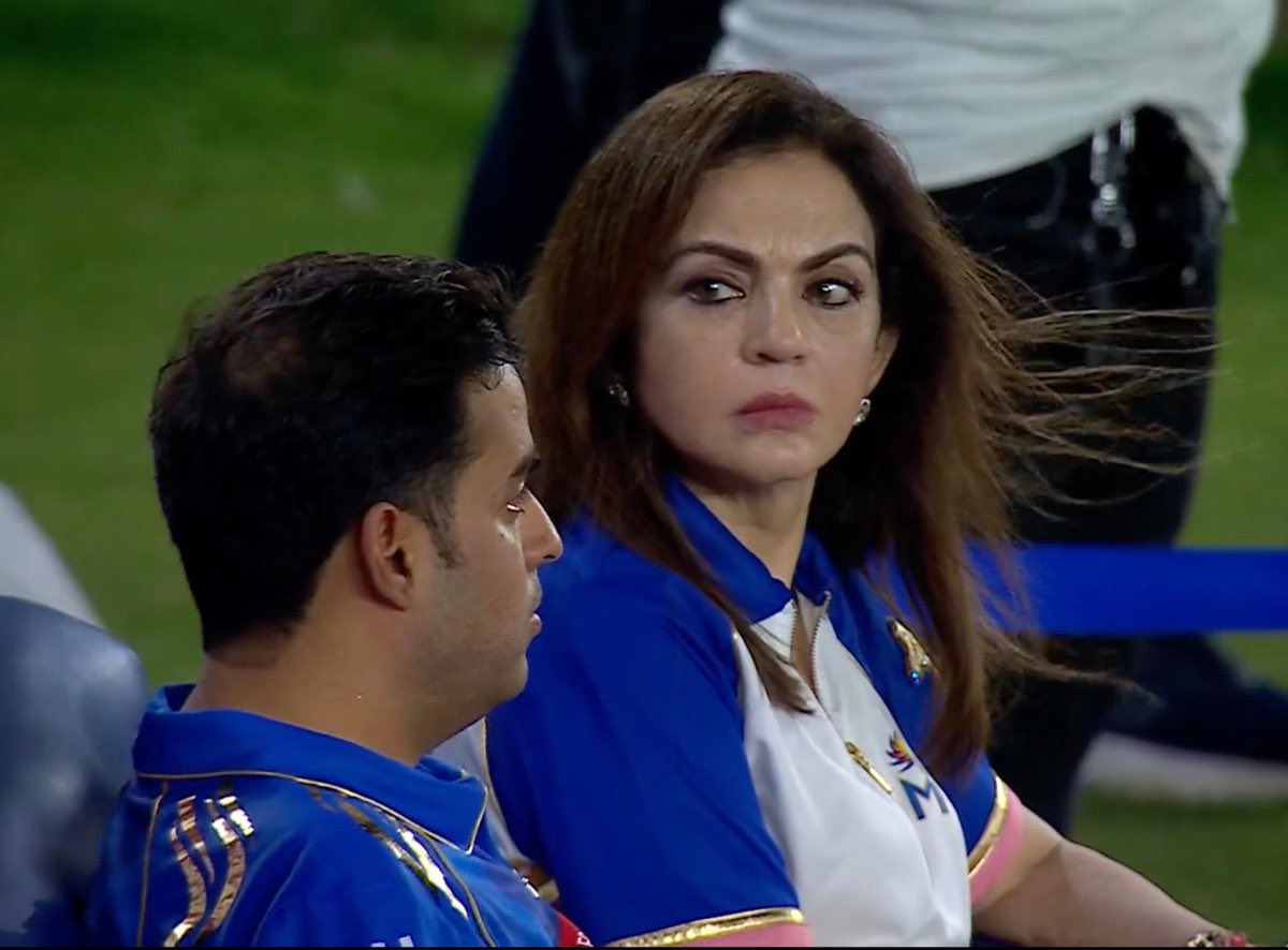 LPrem98's tweet image. This picture speaks —- kitne paise diye the😂😂😂 #MIvsPBKS #umpire #indianumpire #bumrah