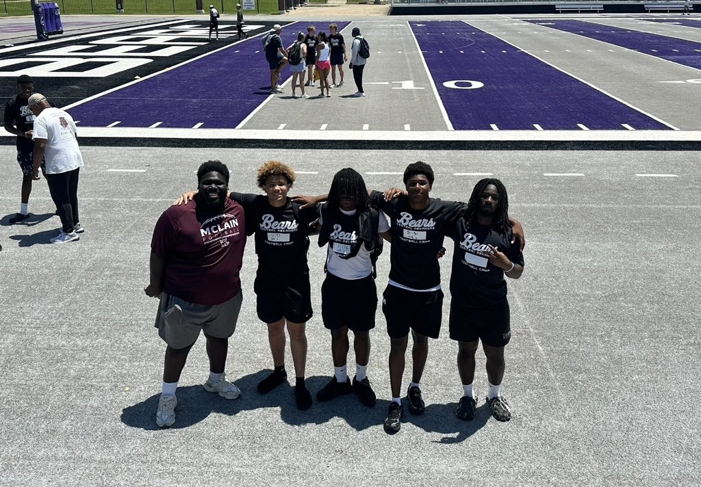 McLain HS Football (@mclainfootball) on Twitter photo Had a few guys went to compete at <a href="/UCA_Football/">𝗨𝗖𝗔 𝗕𝗘𝗔𝗥𝗦 𝗙𝗢𝗢𝗧𝗕𝗔𝗟𝗟</a> today! Went and showed out on this Sunday!!🔥#TMC #NEWERA #DAWGS #McLainHS #TitanNation
Class of 26 DB/WR <a href="/JosephMorganTmc/">Joseph Morgan</a>
Class of 26 LB
<a href="/MarleyMartin123/">Marley Martin</a>
Class of 27 QB
<a href="/austinfranklin0/">Austin “ aussie” Franklin</a>
Class of 26 WR/DB
<a href="/denekoreynolds1/">DeNeko Reynolds</a> Had a few guys went to compete at <a href="/UCA_Football/">𝗨𝗖𝗔 𝗕𝗘𝗔𝗥𝗦 𝗙𝗢𝗢𝗧𝗕𝗔𝗟𝗟</a> today! Went and showed out on this Sunday!!🔥#TMC #NEWERA #DAWGS #McLainHS #TitanNation
Class of 26 DB/WR <a href="/JosephMorganTmc/">Joseph Morgan</a>
Class of 26 LB
<a href="/MarleyMartin123/">Marley Martin</a>
Class of 27 QB
<a href="/austinfranklin0/">Austin “ aussie” Franklin</a>
Class of 26 WR/DB
<a href="/denekoreynolds1/">DeNeko Reynolds</a>