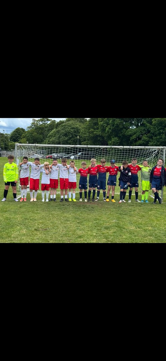 West End Whites 2014s were up in Turriff today. All the boys put in a great display in an action-packed game,with great football on display. Thanks to Turriff for hosting and we look forward to playing you again in the new season. 🔴⚪️
