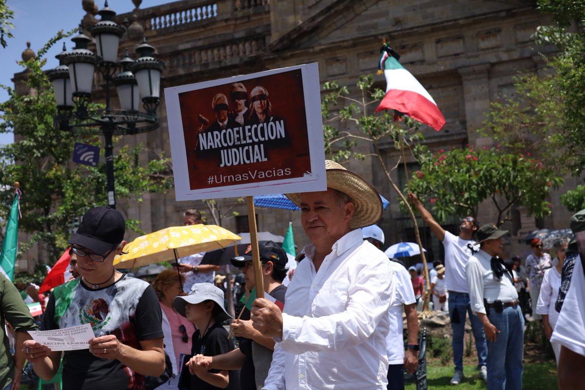 El Diario NTR Guadalajara (@ntrguadalajara) on Twitter photo 🗳️Así se vive la manifestación contra las #EleccionJudicial en Guadalajara (2)
📷<a href="/michvazcor/">Michelle Vázquez Corona</a> 🗳️Así se vive la manifestación contra las #EleccionJudicial en Guadalajara (2)
📷<a href="/michvazcor/">Michelle Vázquez Corona</a>