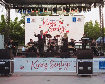 Kiraz Şenliği Kirazlı Mahalle’de Coşkuyla Kutlandı