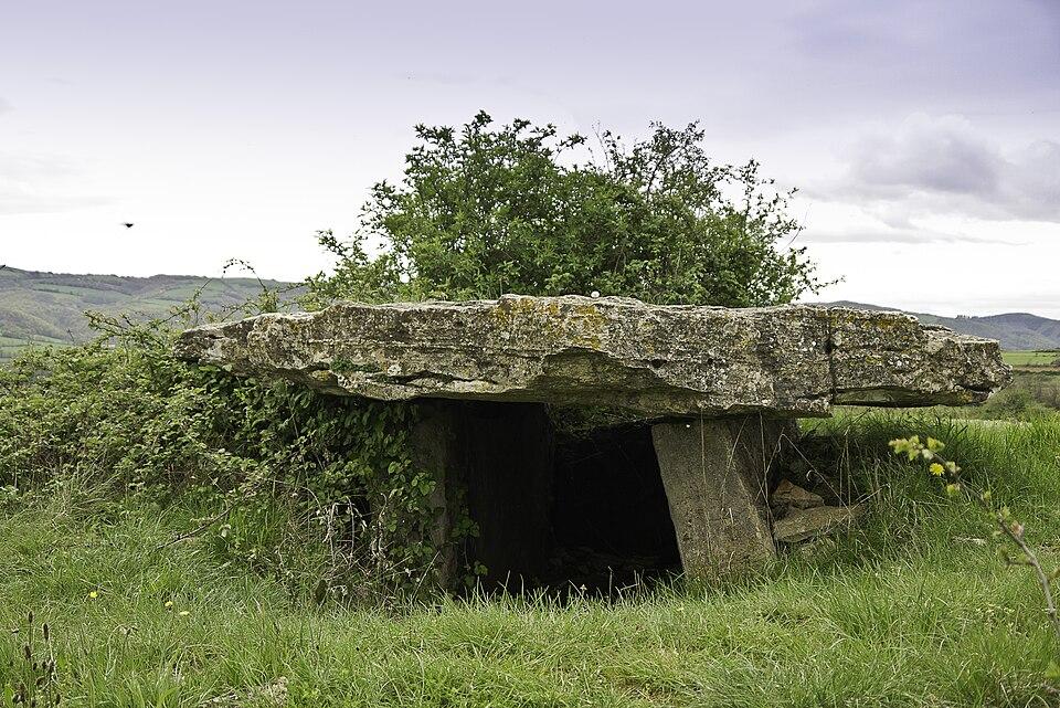 Site archéologique du dolmen de Saplous II à #GaillacdAveyron (#Aveyron) Parcelle B 30 : inscription par arrêté du 17 juillet 1995.
Suite 👉 monumentum.fr/monument-histo…
#Patrimoine #MonumentHistorique