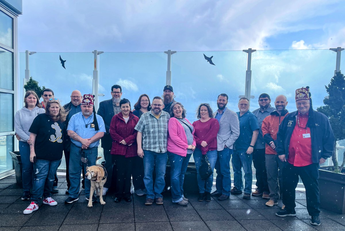 ShrinersPDX's tweet image. It was our pleasure to host new nobles and their wives from Al Kader for a hospital tour. Past Potentate and former Board member, Bob Walliker showed them around the hospital he knows so very well!