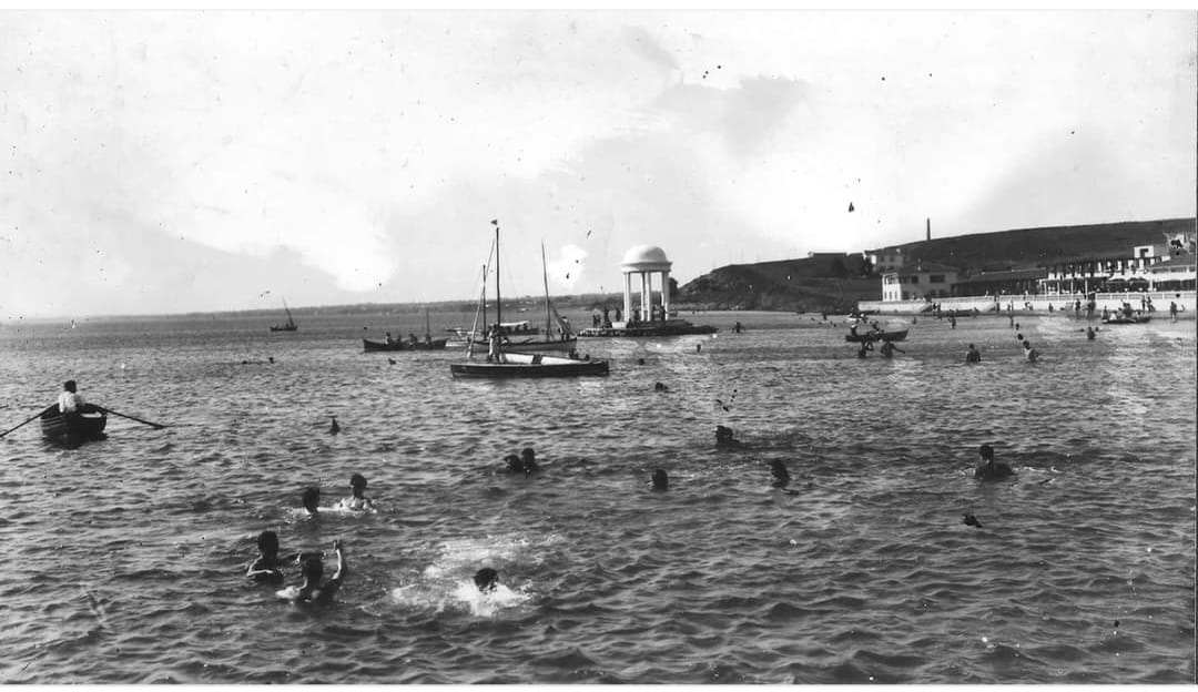 Süreyya Beach, Maltepe, İstanbul, 1946

Photo from İSTANBUL-Geçmişten Geleceğe