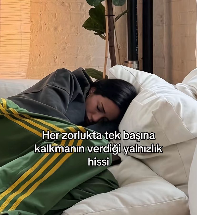 Alya (@alyareckles) on Twitter photo 