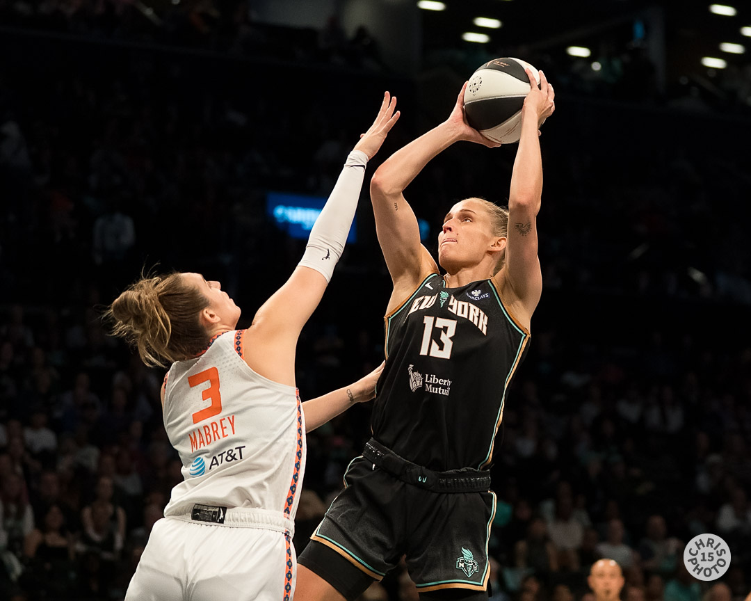 chrisphoto15's tweet image. The @nyliberty have the game well in hand over the @ConnecticutSun The Liberty lead 60-28 at the half.