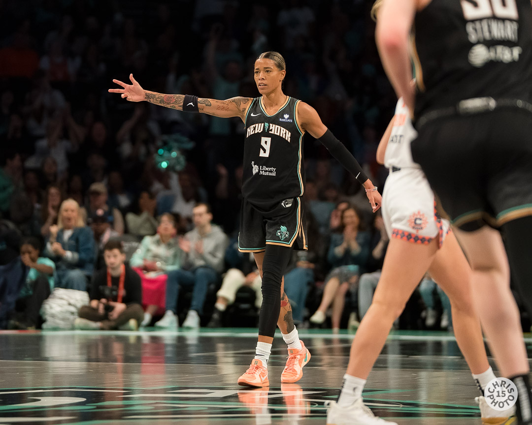 chrisphoto15's tweet image. The @nyliberty have the game well in hand over the @ConnecticutSun The Liberty lead 60-28 at the half.