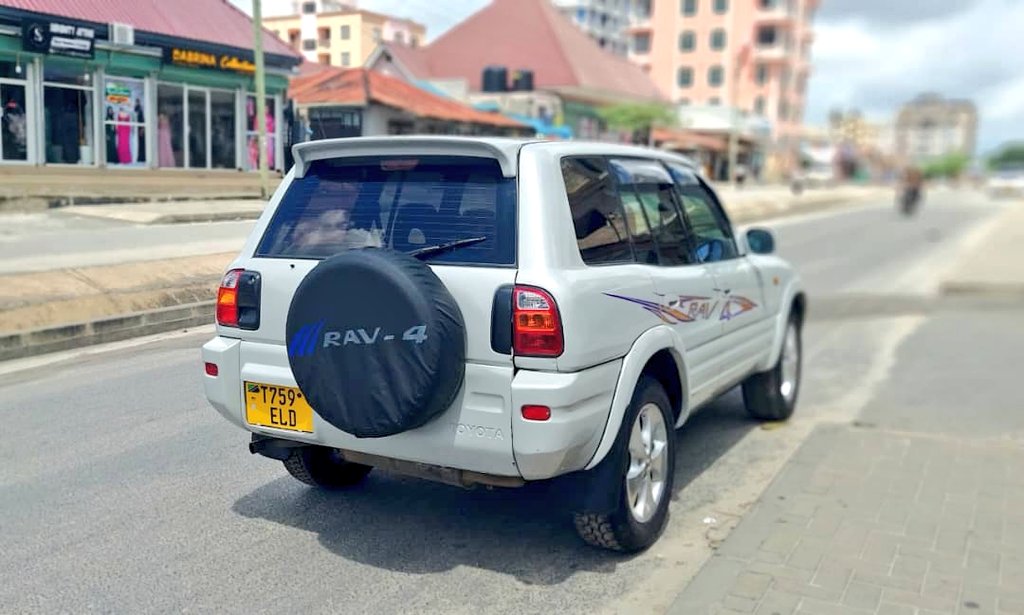 Eng_Matarra's tweet image. TOYOTA RAV4 (Old Model) 🔥🔥

REG: #ELD

◾️CC. 1990
◾️YEAR 1999
◾️ENGINE- 3S
◾️FULL AC 🌧 
◾️MILEAGE- 91K
◾️FULL DOCUMENTS 

BEI - MIL 23

EXCHANGE ALLOWED ✅️ 

IPO DAR

CALL - 0719542184