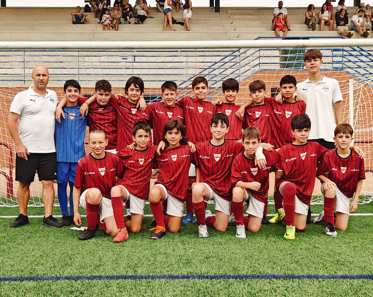 Felicitar a nuestro equipo del 2013A. Subcampeón categoría Copa Oro en el Torneo del Comillas. Gran trabajo.