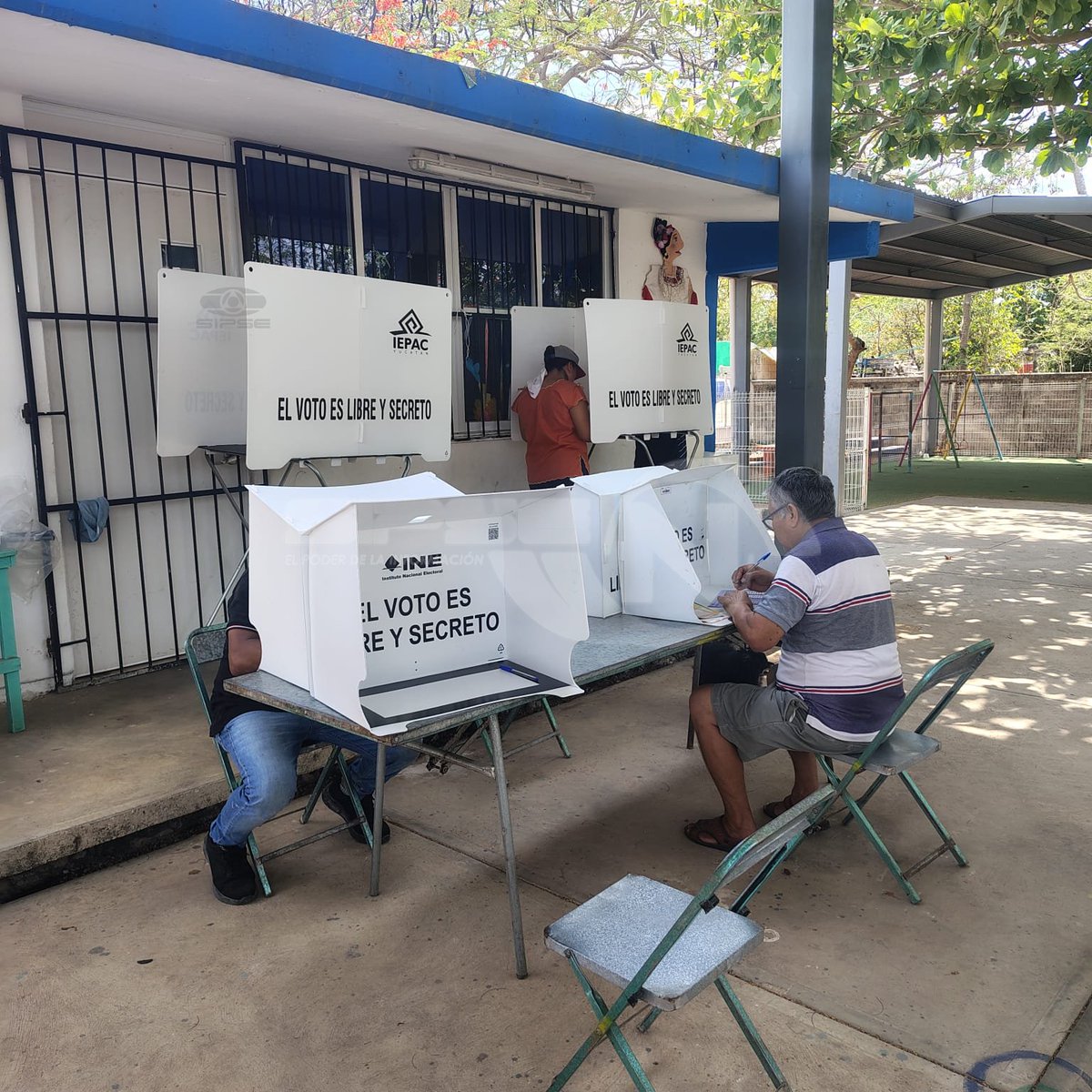 En las casillas 1,174 y 1,181 de la Hacienda Tixcacal, se ha registrado la participación de menos de 200 personas de un padrón de 2,000 votantes.