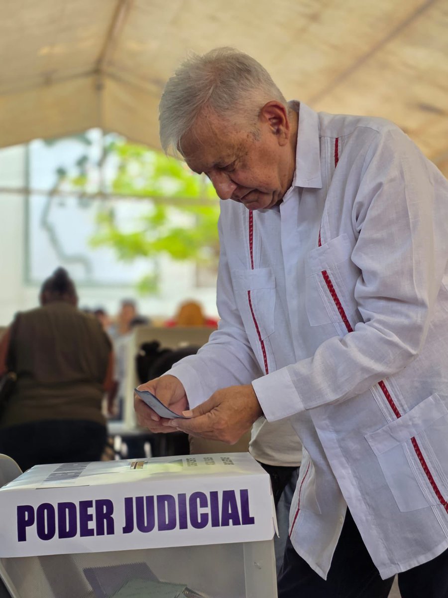 AMLO, su legado. Plan C consumado. Adiós a los togados que no respetaron jamás al pueblo mexicano. Ahora, justicia, democracia y transparencia en el Poder Judicial. ¡Día histórico! ¡Por primera vez en el México independiente elegimos a ministros, magistrados y jueces!