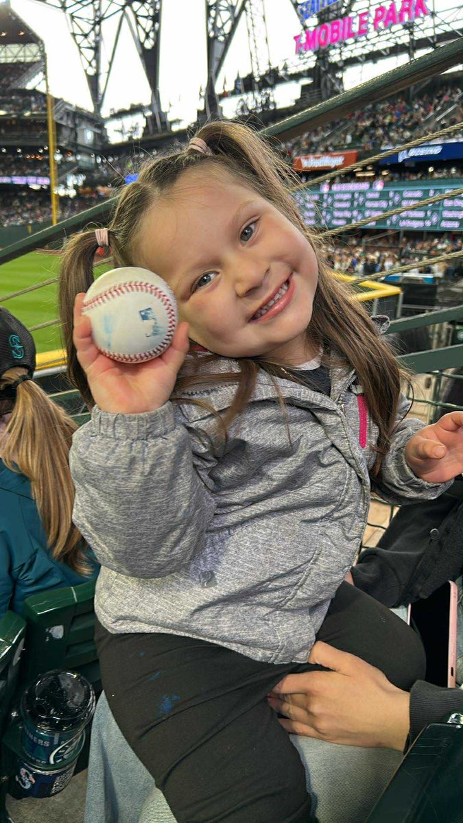 hose_man24's tweet photo. @Mariners. Grand daughters 1st game yesterday. Stella had a great time seeing and cheering for @JRODshow44. Thanks for throwing one up our way. #TridentsUp https://t.co/gvpDUOf7Yp