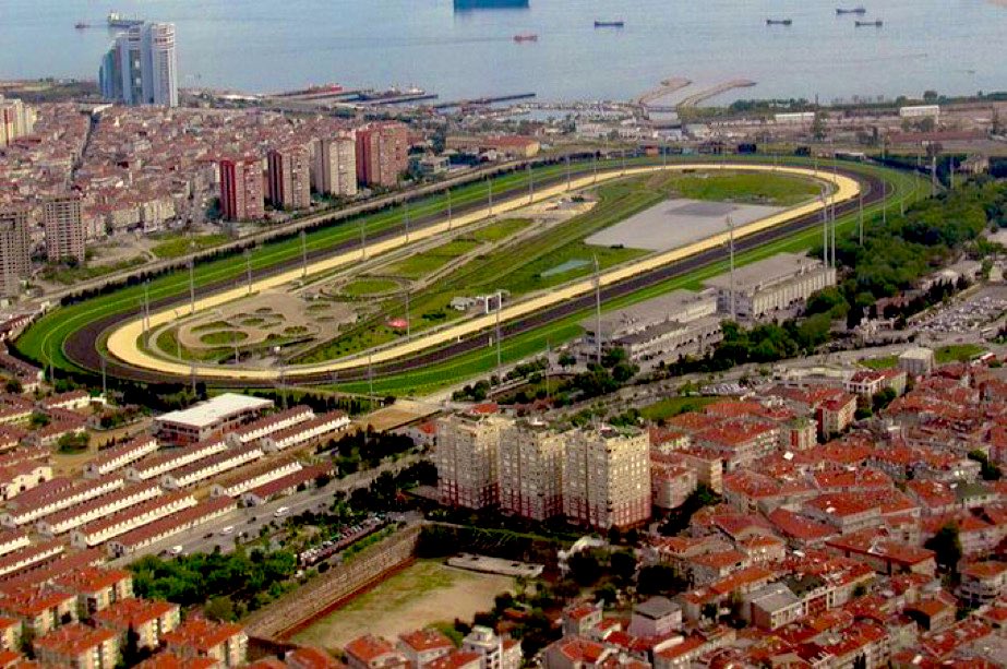 Bak bir de sana şunu söyleyeyim,

Öncelikli amacınız şantiye ve inşaat ya…

Bunun için de,
“BJK 100 /200 milyon Euro inşaattan kazanacak.” diyorsun ya…
[Ne kadar süre sonra ne zaman olacak o da meçhul]

Hatta seçim öncesi “Kemerburgaz/Taşocağı’daki arsa sahibi ile anlaştım,