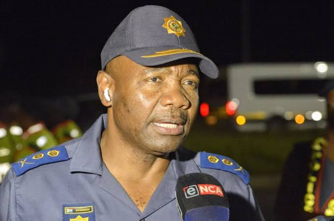 You want to know why Gauteng province has turned to be the hub of criminal activities?

Here is the enabler Tommy Mtombeni the most useless commissioner of police South Africa has ever had.

He deployed the police in the province to be lectured by illegal immigrants. He refused