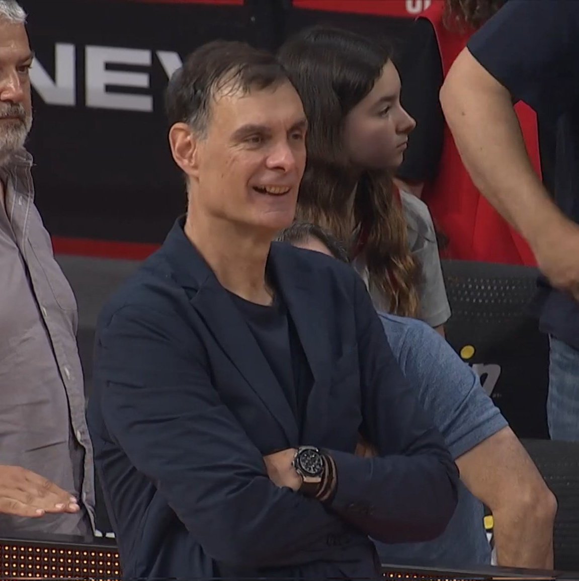 Ο Αταναμ τον υπερασπίστηκε προχθές και αυτος γελάει σήμερα γαυρος ονομα και πράγμα θα το πληρώσεις αυτο καρμα ειναι και γυρίζει #paobc